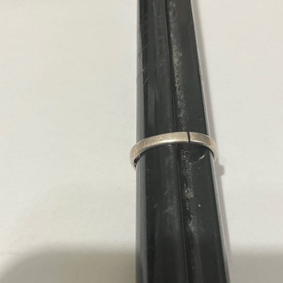 Vintage Sterling Silver Peace Sign Ring - Picture 4 of 9